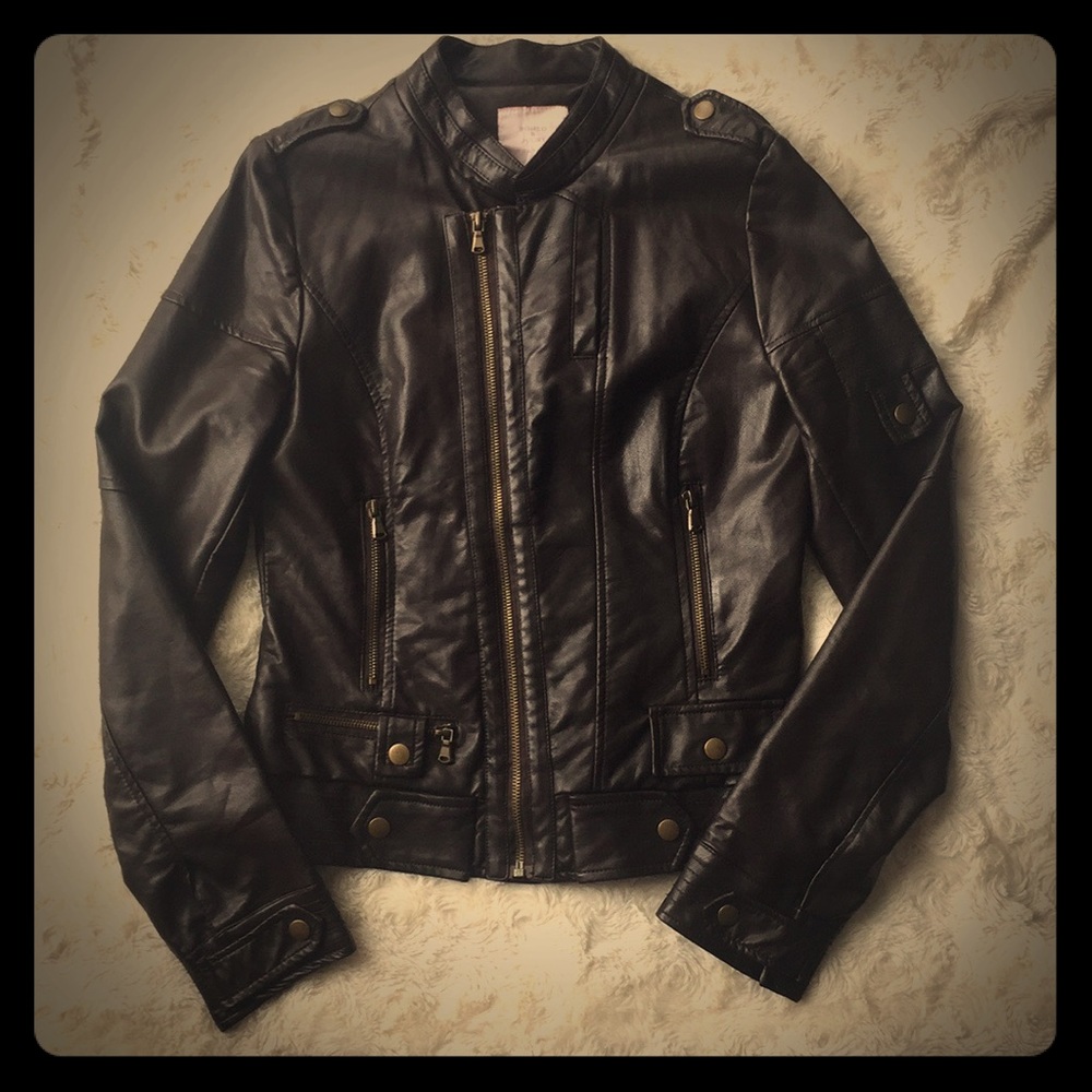 Women’s VEGAN leather jacket.